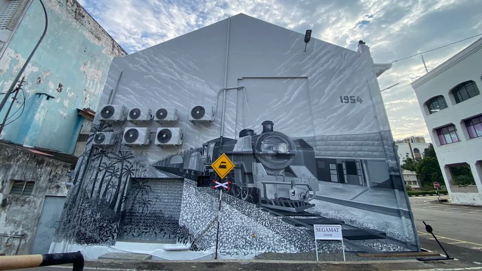 The "Train Across Time" mural spans 43.8 meters in length and 10.4 meters in height