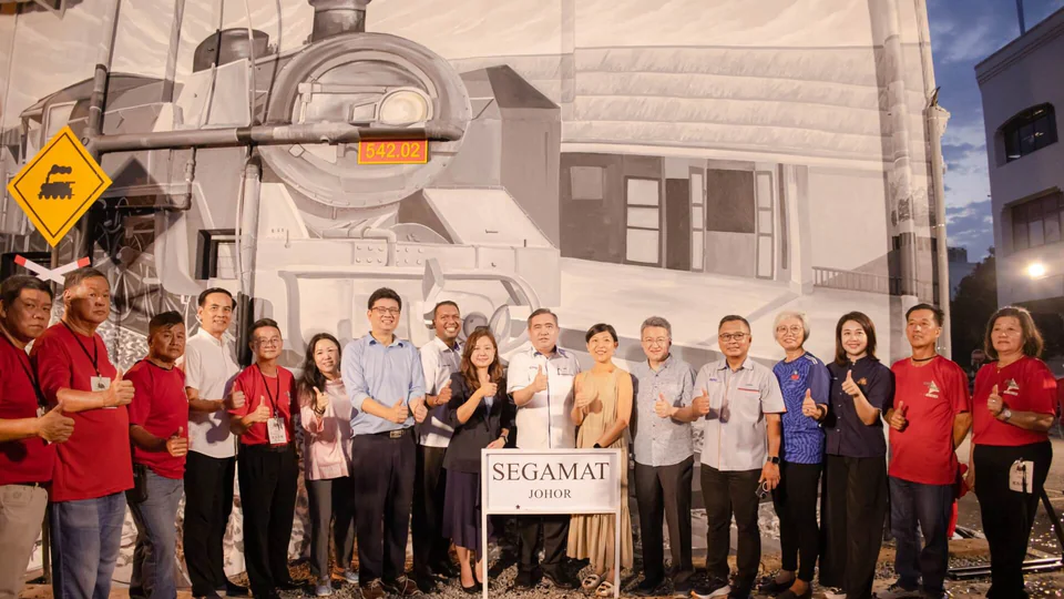 Honoured guests at the mural unveiling